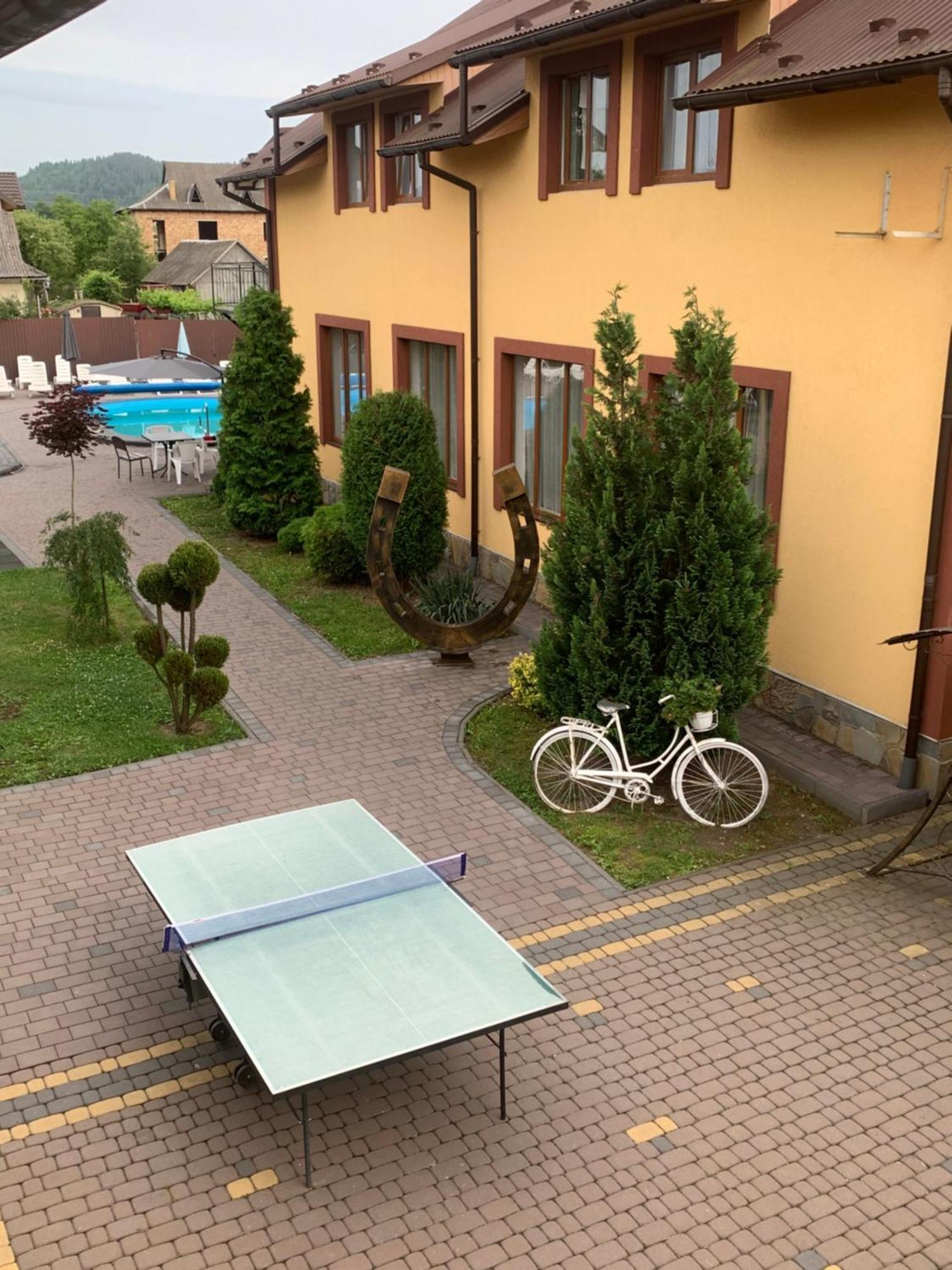 Sadyba Magnat Hotel Делятин Экстерьер фото