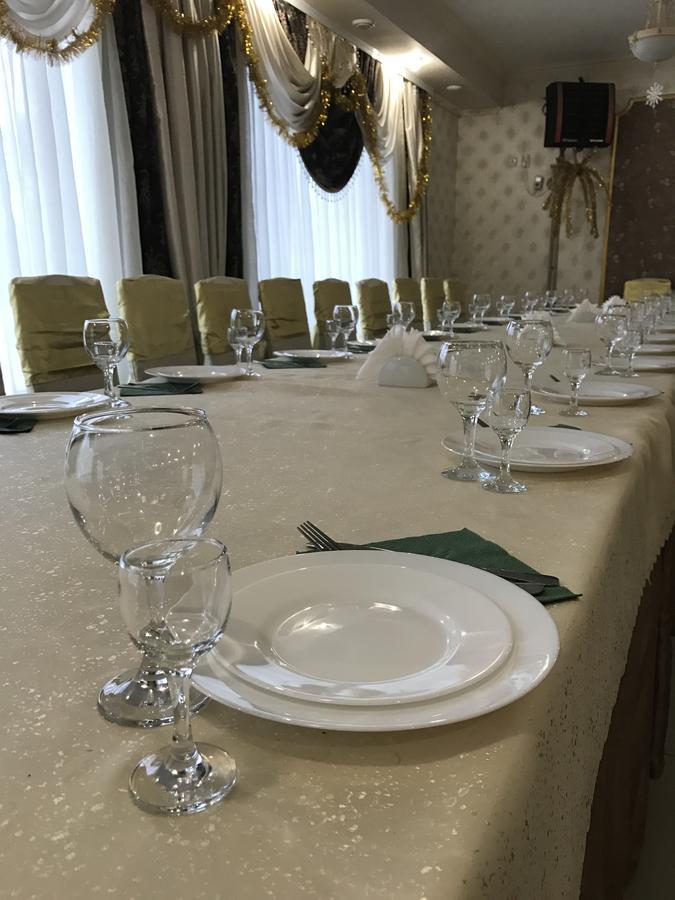 Sadyba Magnat Hotel Делятин Экстерьер фото